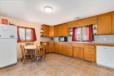 111 Woodlawn St, Everett, MA 02149 photo 4
