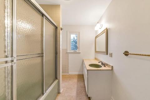 201 Overlook Dr, Springfield, MA 01118 photo 27