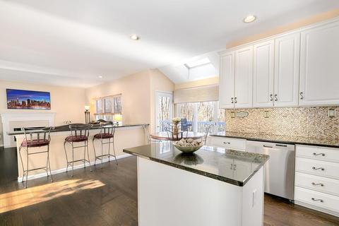 39 Foundry Rd, Sharon, MA 02067 photo 1