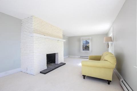 74 Chase St, Barnstable, MA 02601 photo 2