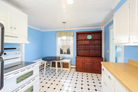 74 Chase St, Barnstable, MA 02601 photo 4