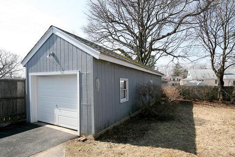 28 Eastern Ave, Beverly, MA 01915 photo 3
