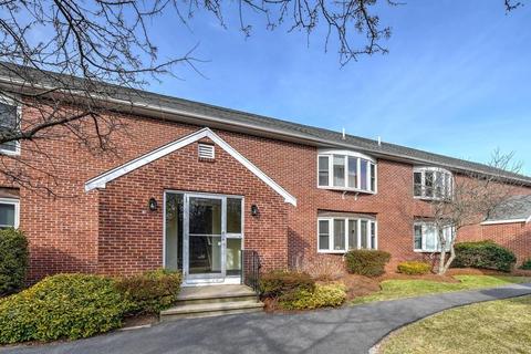 775 W Main St #4, Hyannis, MA 02601 photo 1