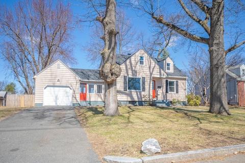 15 Fairway Dr, Springfield, MA 01108 photo 2