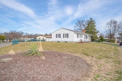 80 Dunn St, Chicopee, MA 01020 photo 2
