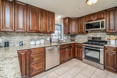 80 Dunn St, Chicopee, MA 01020 photo 10
