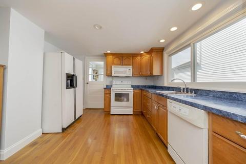 17 Griswold St, Everett, MA 02149 photo 2