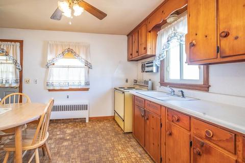 123 Manning St, Chicopee, MA 01020 photo 10