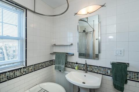 31 Davis Ave #2, Brookline, MA 02445 photo 15