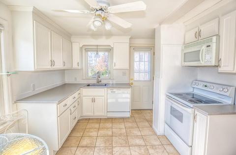 50 Lake Dr, Enfield, CT 06082 photo 6