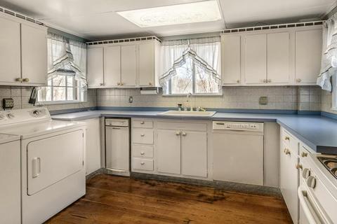 25 Temple St, Reading, MA 01867 photo 16