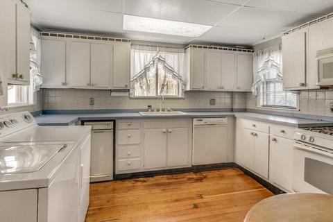 25 Temple St, Reading, MA 01867 photo 14