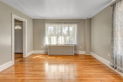 25 Temple St, Reading, MA 01867 photo 8