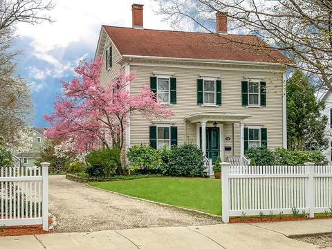 712 High St, Dedham, MA 02026 photo 1