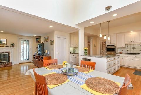 712 High St, Dedham, MA 02026 photo 8