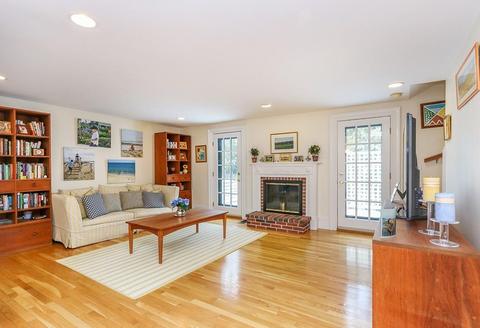 712 High St, Dedham, MA 02026 photo 9