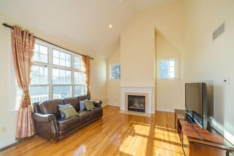 2 Greybirch Ln, Acton, MA 01720 photo 3
