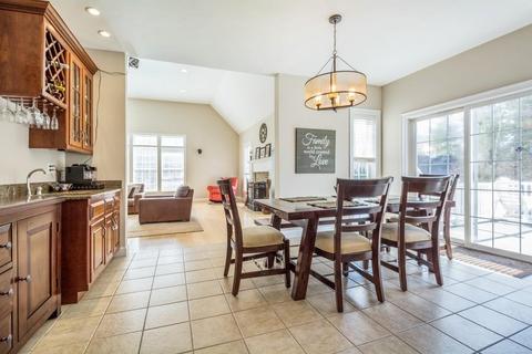 25 Prospect St, Upton, MA 01568 photo 4
