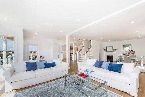 4 Harbor View Ave, Winthrop, MA 02152 photo 2