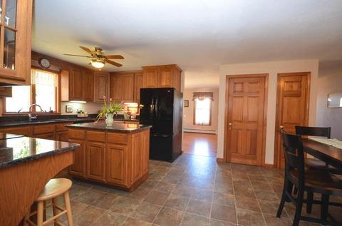 18 Highland View Dr, Sutton, MA 01590 photo 5