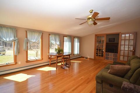 18 Highland View Dr, Sutton, MA 01590 photo 9