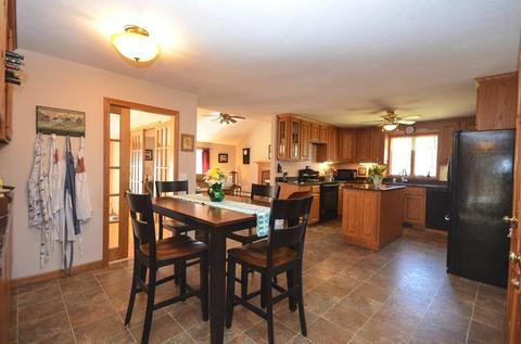 18 Highland View Dr, Sutton, MA 01590 photo 4