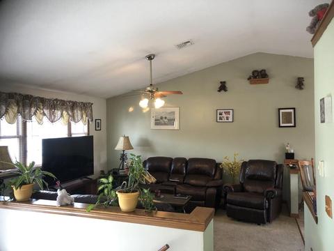 58 Cyran St, Chicopee, MA 01020 photo 3