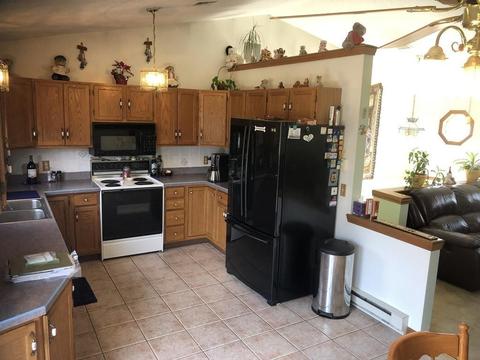 58 Cyran St, Chicopee, MA 01020 photo 9