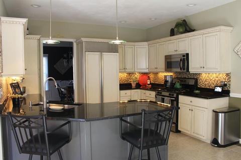52 Crownshield Ave, Uxbridge, MA 01569 photo 5