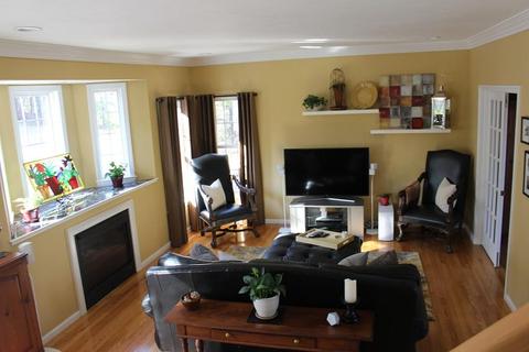 52 Crownshield Ave, Uxbridge, MA 01569 photo 7