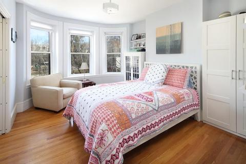 114 Brook St #3, Brookline, MA 02445 photo 3