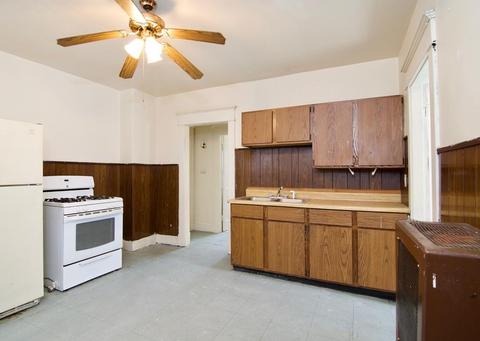 385 Franklin St, Springfield, MA 01104 photo 4