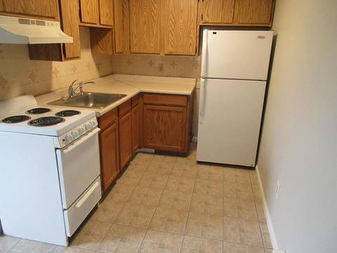 435 4th St, Fall River, MA 02721 photo 2