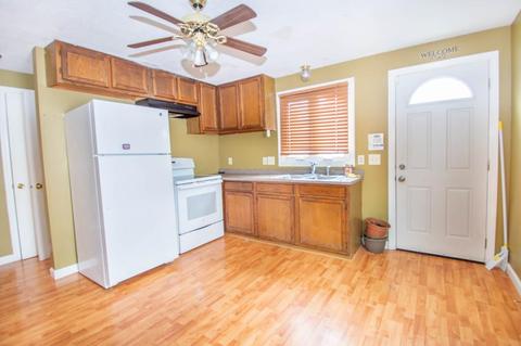 697 Carew St, Springfield, MA 01104 photo 4