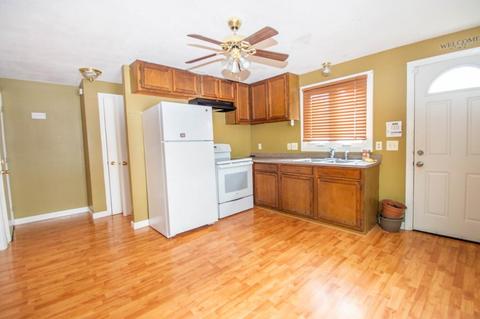 697 Carew St, Springfield, MA 01104 photo 5