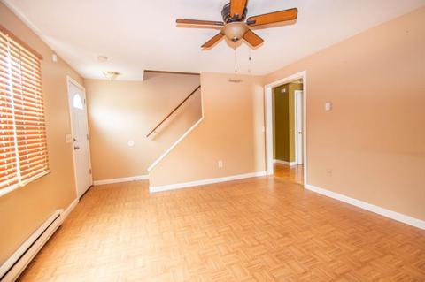 697 Carew St, Springfield, MA 01104 photo 8