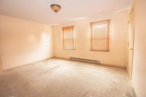 697 Carew St, Springfield, MA 01104 photo 9