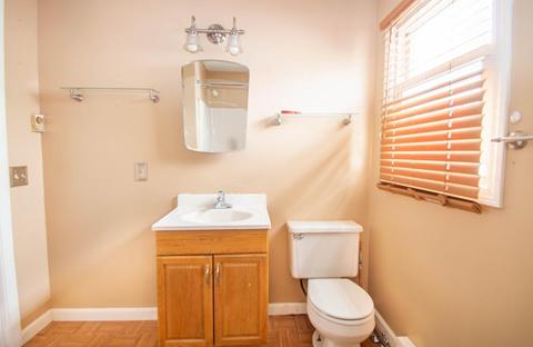 697 Carew St, Springfield, MA 01104 photo 11