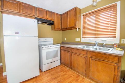 697 Carew St, Springfield, MA 01104 photo 14