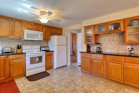 50 Martel Rd, Springfield, MA 01119 photo 6