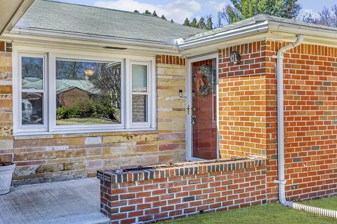 50 Martel Rd, Springfield, MA 01119 photo 3
