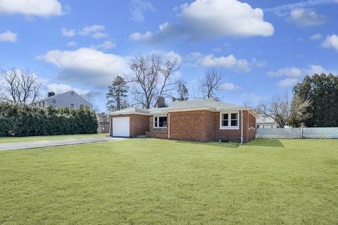 50 Martel Rd, Springfield, MA 01119 photo 2