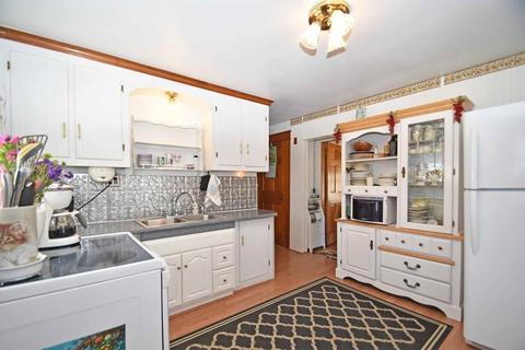 9 Pinehurst Ave, Auburn, MA 01501 photo 4