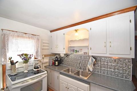 9 Pinehurst Ave, Auburn, MA 01501 photo 2