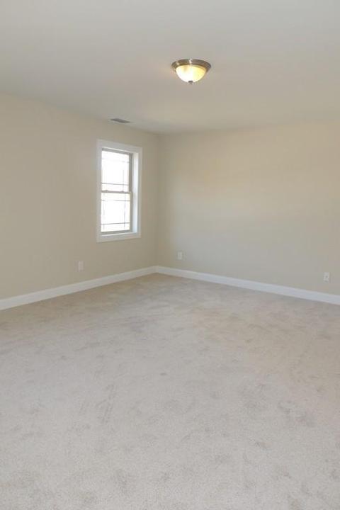 85 Elaine Cir, Springfield, MA 01109 photo 16