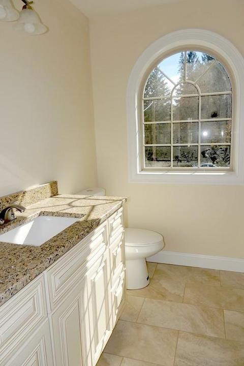 85 Elaine Cir, Springfield, MA 01109 photo 14
