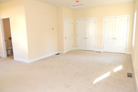 85 Elaine Cir, Springfield, MA 01109 photo 12