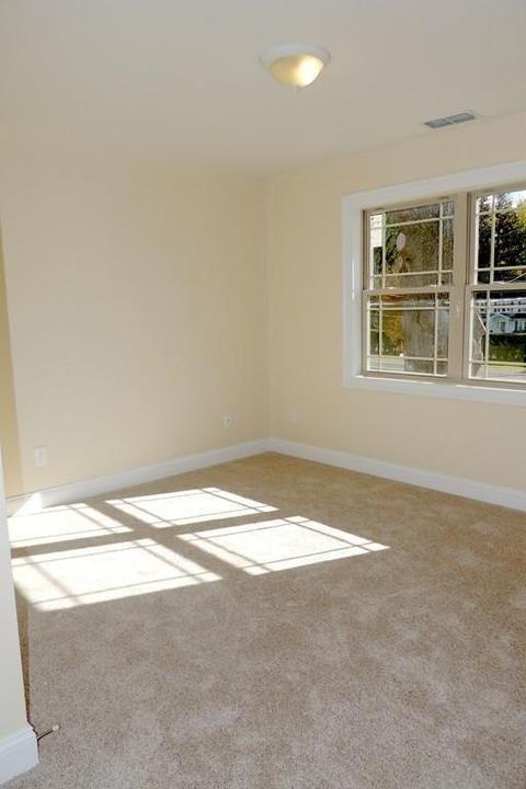 85 Elaine Cir, Springfield, MA 01109 photo 15