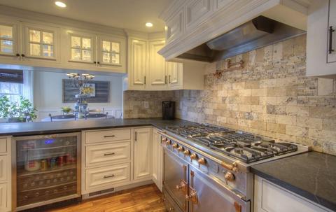 49 Fairview Ave, Reading, MA 01867 photo 4