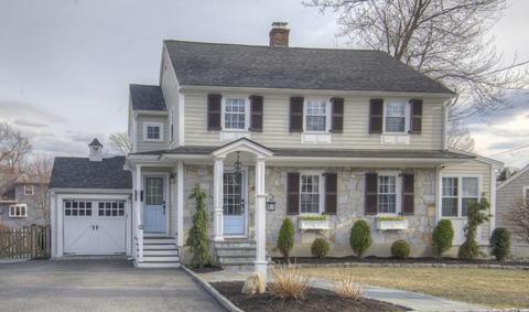 49 Fairview Ave, Reading, MA 01867 photo 2